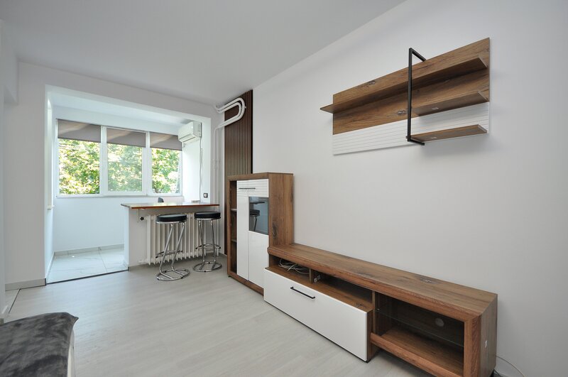 Drumul Taberei, AFI Mall garsoniera renovata la 2 minute metrou Favorit