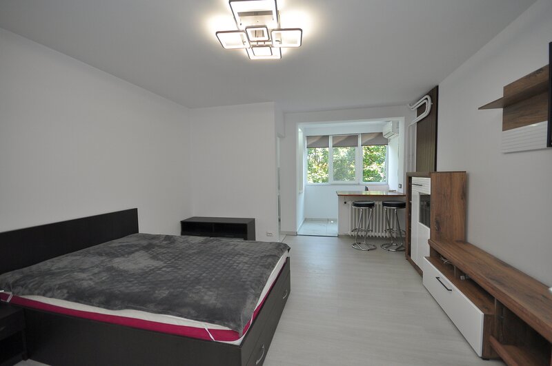 Drumul Taberei, AFI Mall garsoniera renovata la 2 minute metrou Favorit