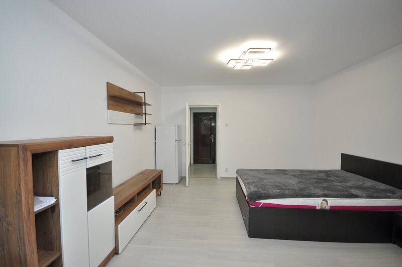 Drumul Taberei, AFI Mall garsoniera renovata la 2 minute metrou Favorit