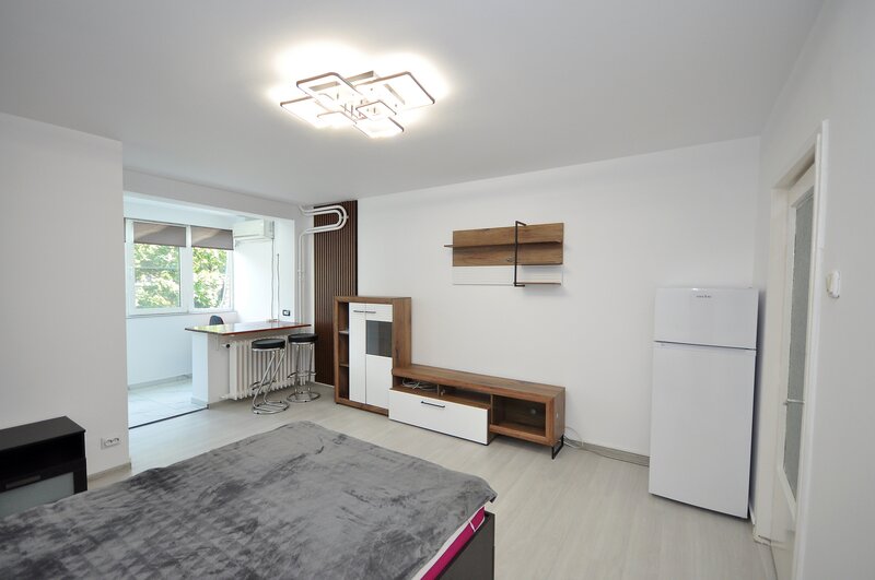 Drumul Taberei, AFI Mall garsoniera renovata la 2 minute metrou Favorit