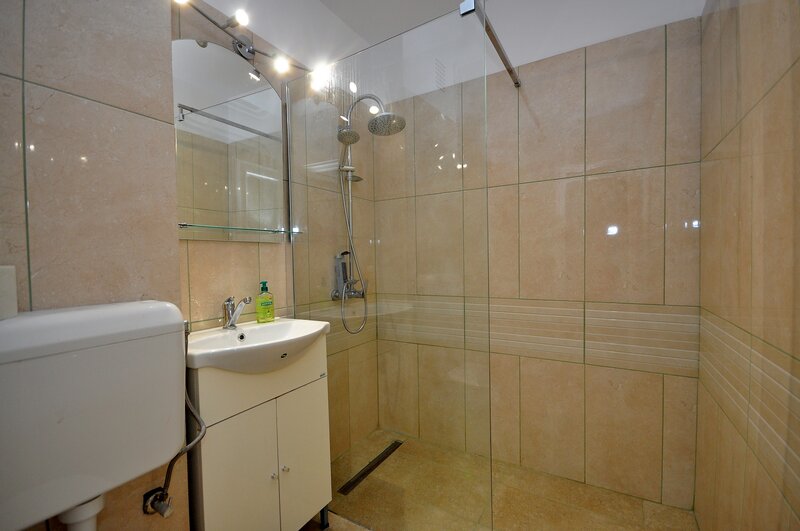 Drumul Taberei, AFI Mall garsoniera renovata la 2 minute metrou Favorit