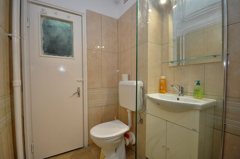 Drumul Taberei, AFI Mall garsoniera renovata la 2 minute metrou Favorit